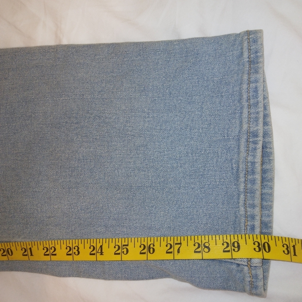 Old Navy Loose Fit Built in Flex 36x30 NWT Light wash Jeans - Picture 5 of 6